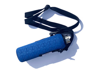 * Super Sale - TRVLR by BBBYO carry cover - with shoulder strap - 750 ml Glass - Textured Blue